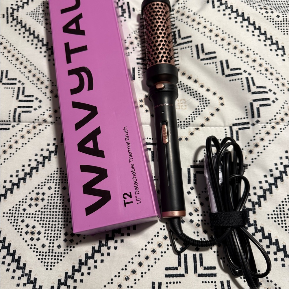 WAVYTAU Black and Pink Detachable Thermal Brush